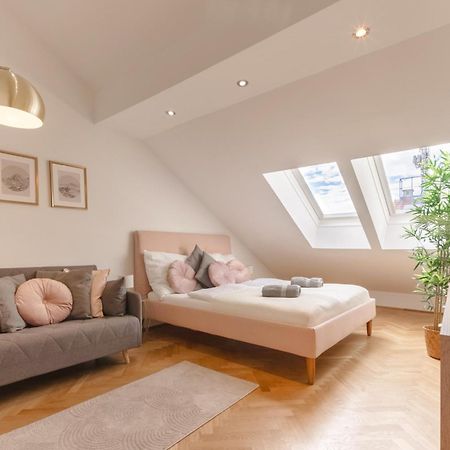 Apartments I 5 Minutes To Metro Виена Екстериор снимка