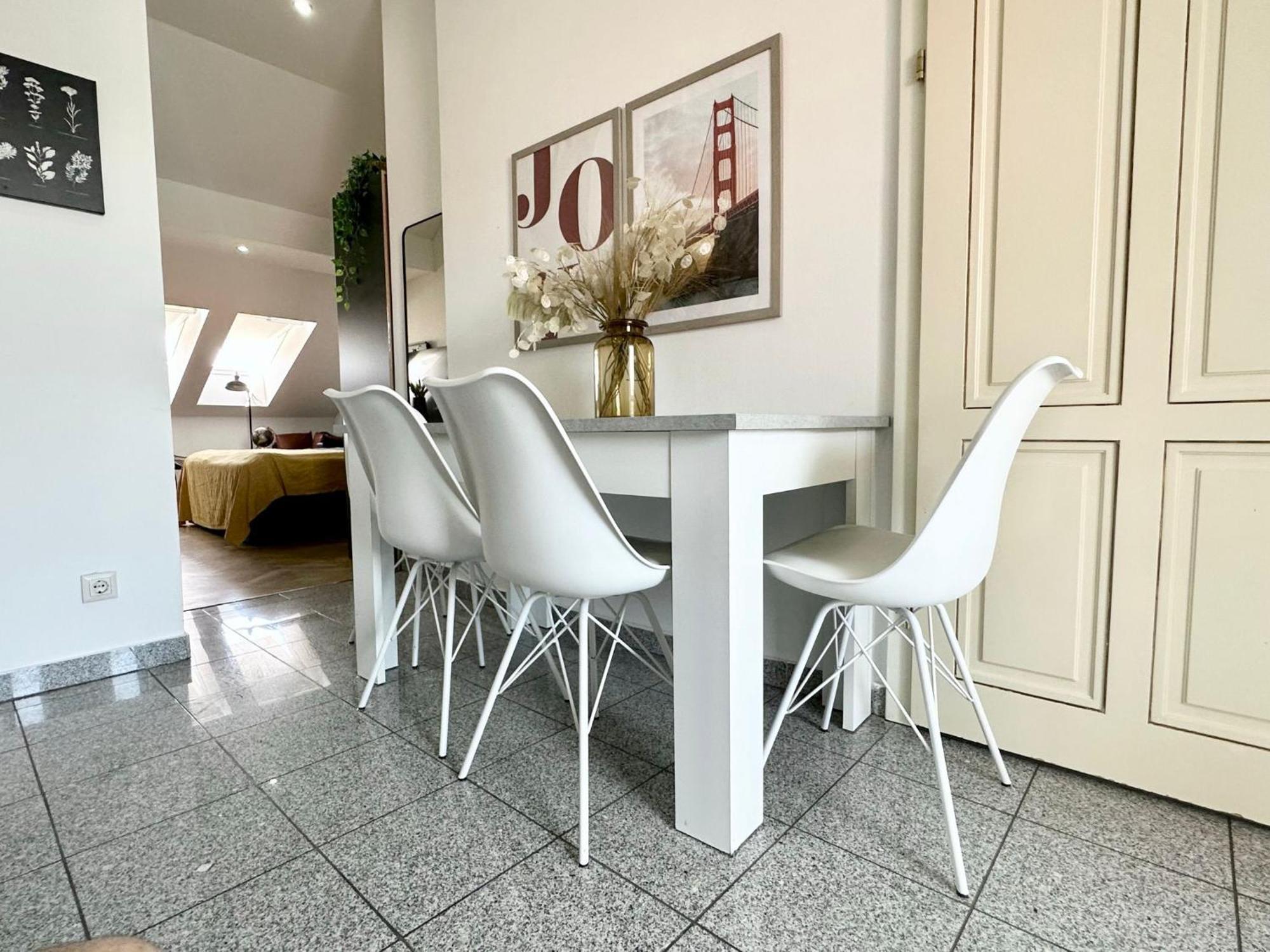 Apartments I 5 Minutes To Metro Виена Екстериор снимка