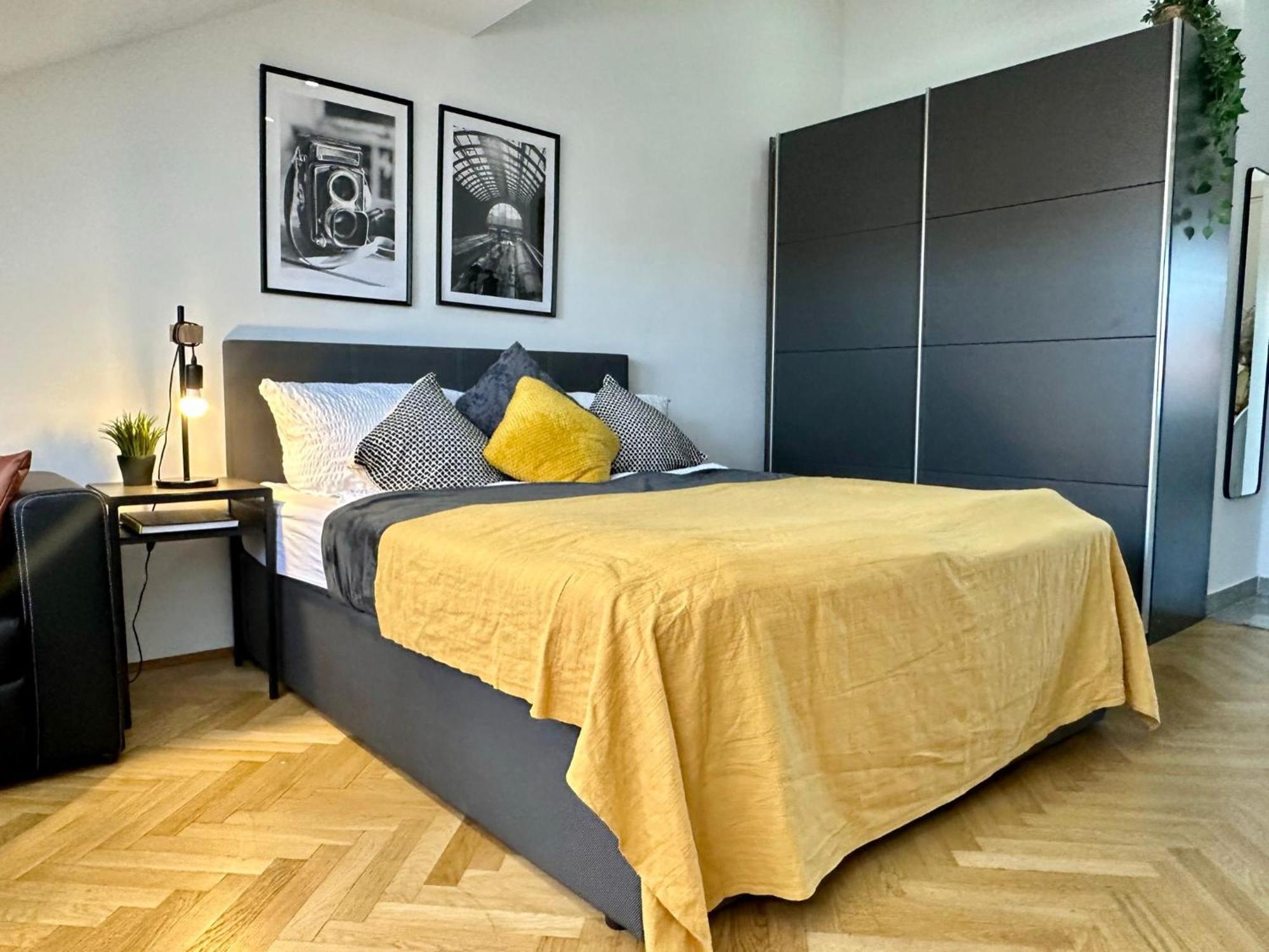 Apartments I 5 Minutes To Metro Виена Екстериор снимка
