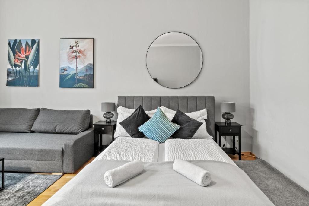 Apartments I 5 Minutes To Metro Виена Екстериор снимка
