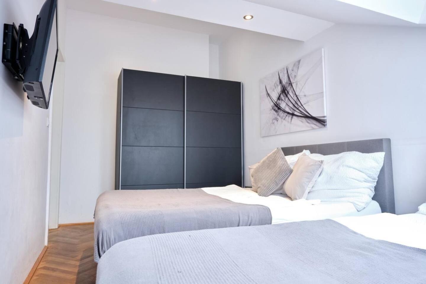 Apartments I 5 Minutes To Metro Виена Екстериор снимка