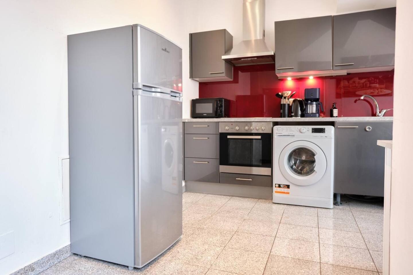 Apartments I 5 Minutes To Metro Виена Екстериор снимка