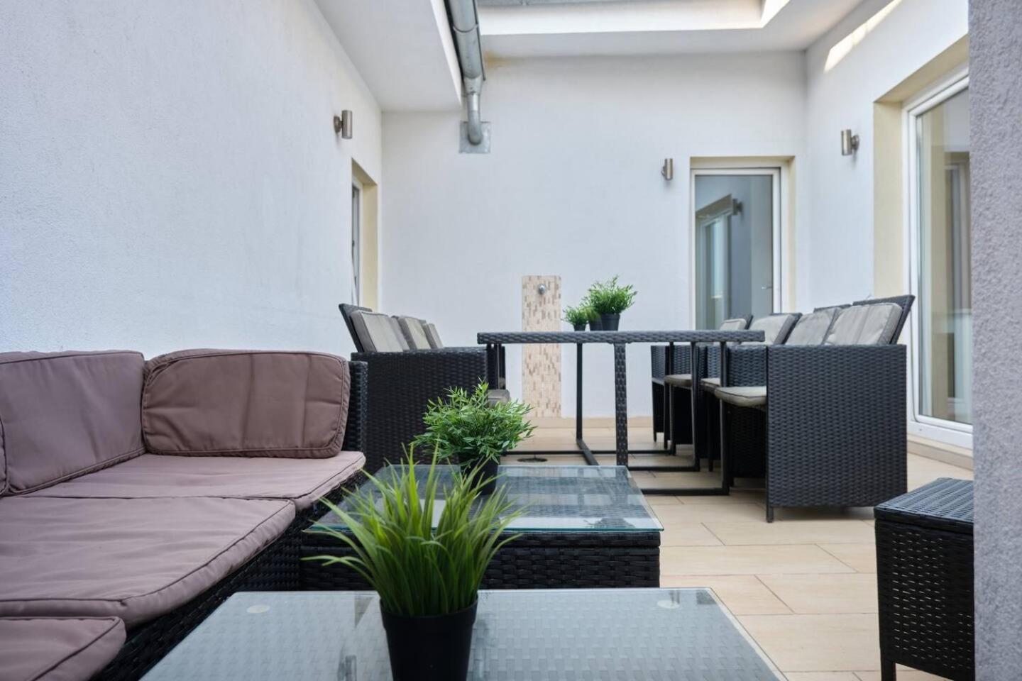 Apartments I 5 Minutes To Metro Виена Екстериор снимка