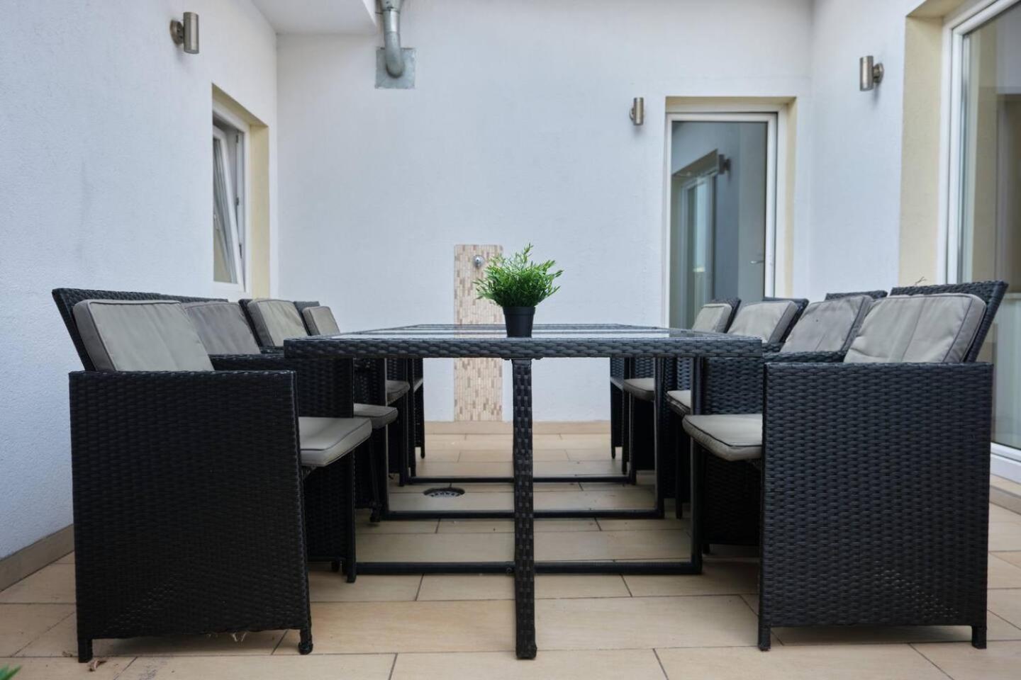 Apartments I 5 Minutes To Metro Виена Екстериор снимка