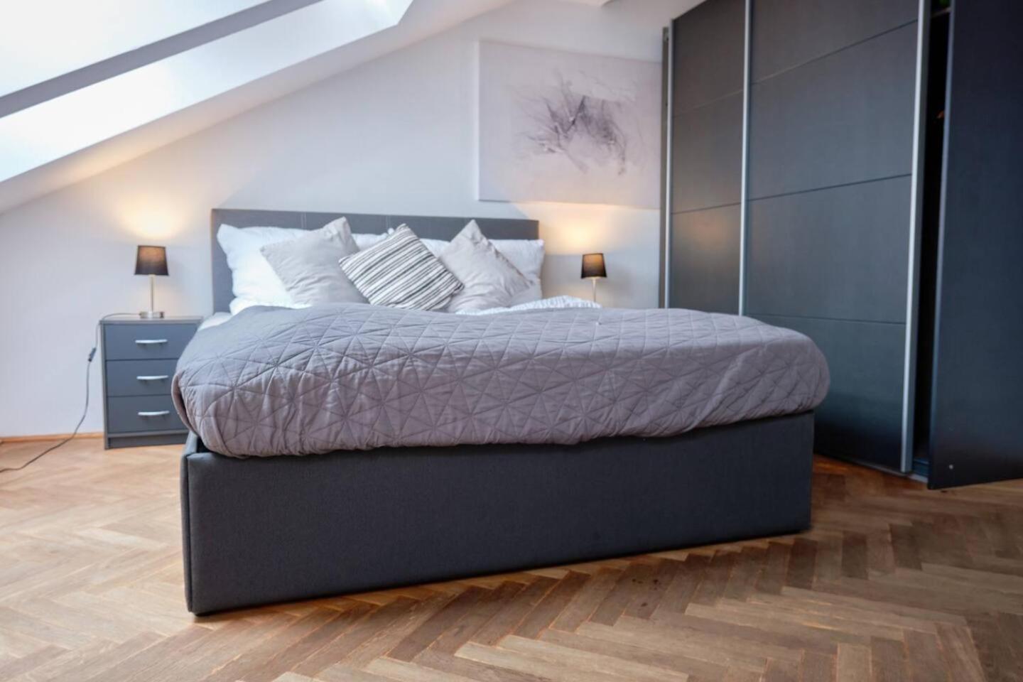 Apartments I 5 Minutes To Metro Виена Екстериор снимка