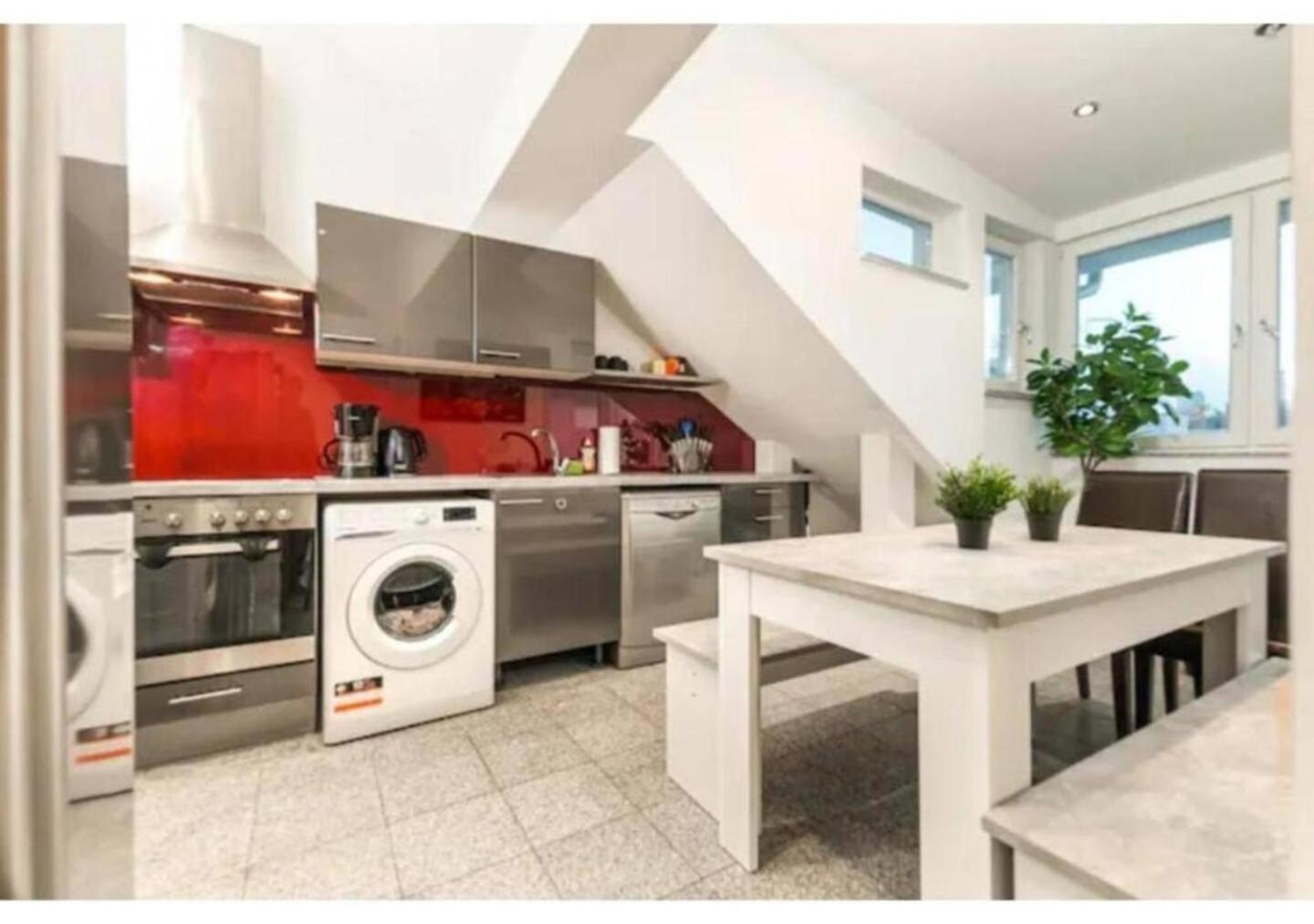 Apartments I 5 Minutes To Metro Виена Екстериор снимка