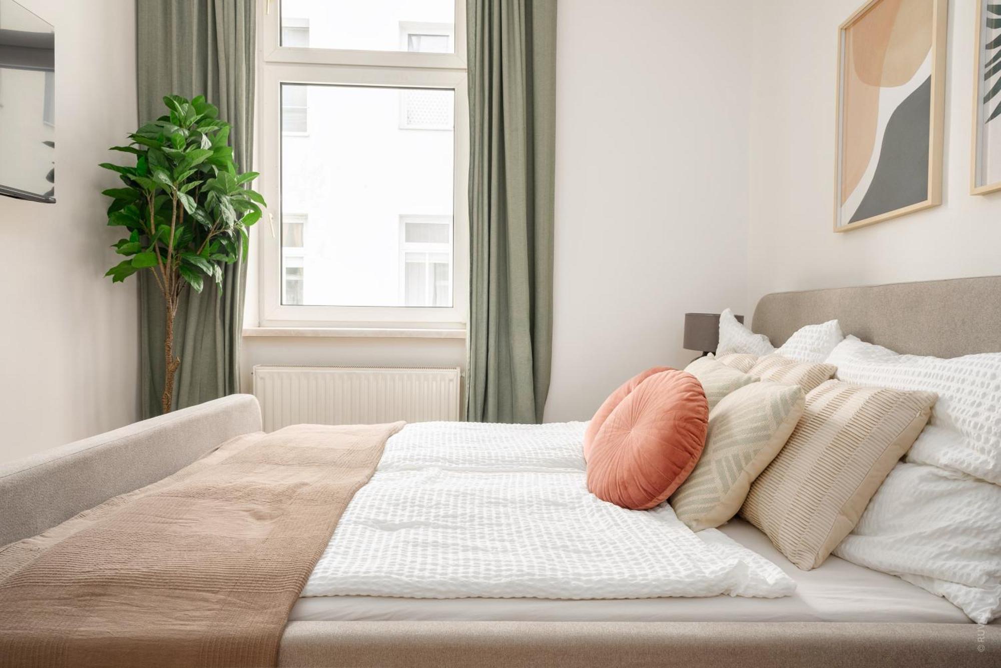 Apartments I 5 Minutes To Metro Виена Екстериор снимка
